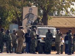 240x_mg_afp_shops_banks_shuttered_in_malawi_stayaway