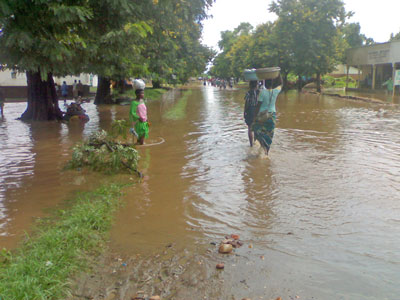 Flooding compounds hunger fears in Malawi