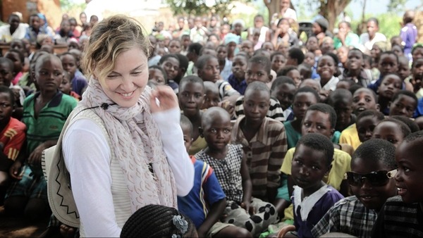 Who’s that girl? Madonna visits children ward in Malawi
