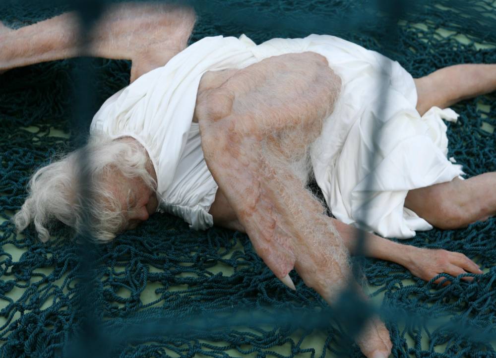 Two Chinese Artists Created This Terrifying Hyper-realistic Sculpture Of The Falling Angel