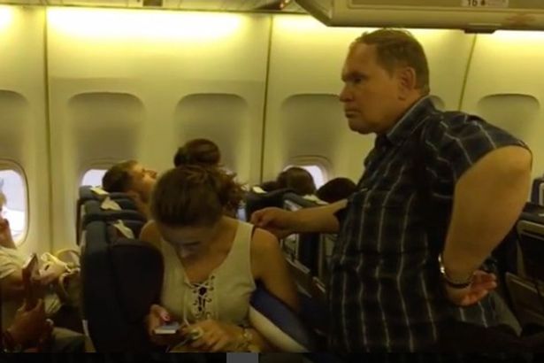 Wife-causes-SEVEN-HOUR-delay-to-Russian-flight-after-deciding-she-wants-a-divorce2
