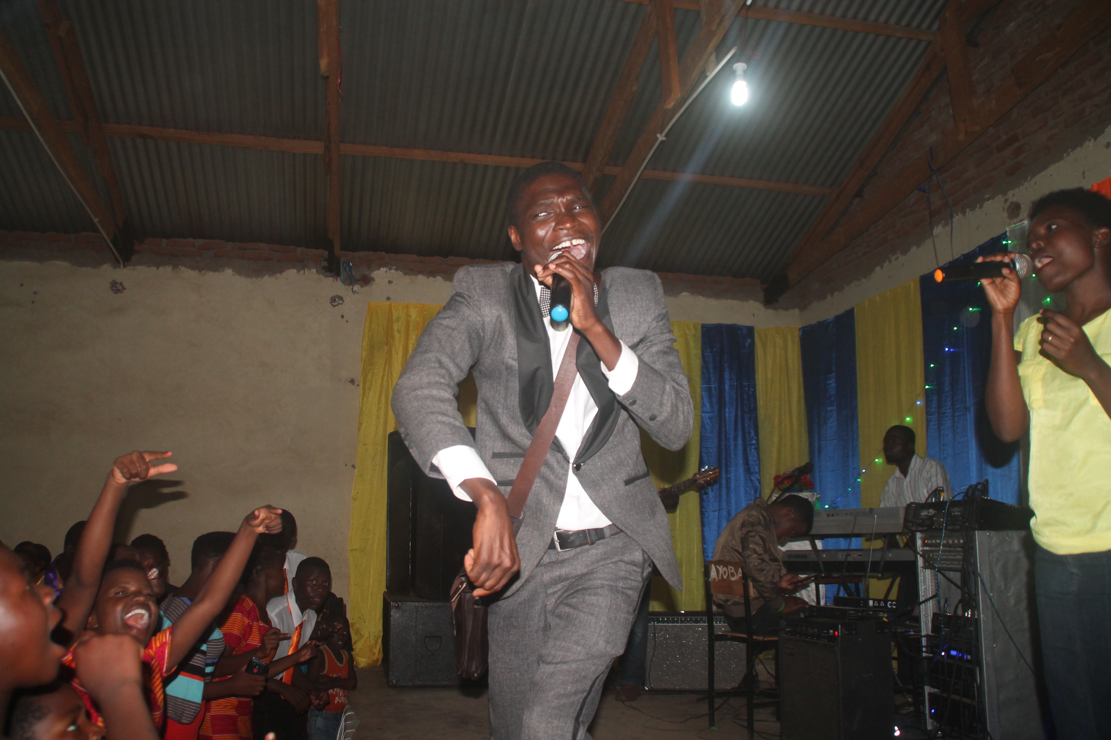 Limbani Simenti performing attracting ululation from the crowd