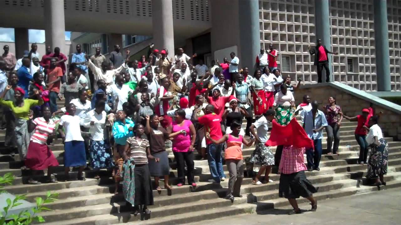 Malawi courts call off strike