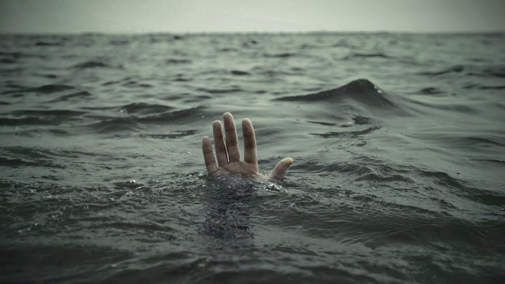 Dont Try Jesus`s Miracles: Pastor Drowns While Trying To Walk on Water as Jesus Did
