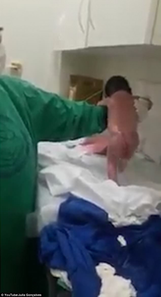 newborn baby walking after birth