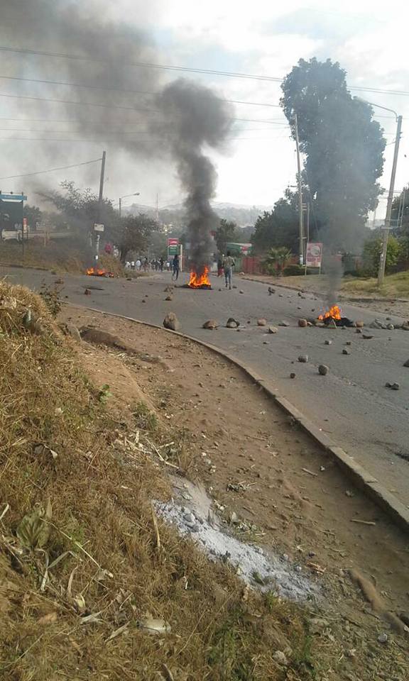 Police in running battles with minibus drivers in Ndirande, gun burnt (see photos)