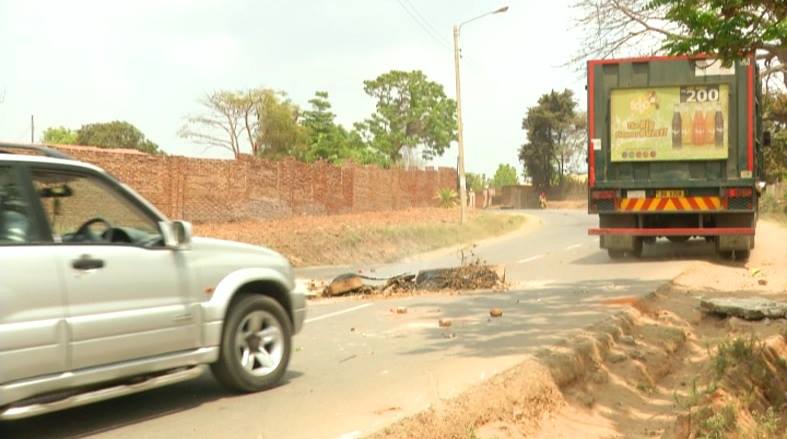 Angry mob clash with police in Manje Township in Blantyre