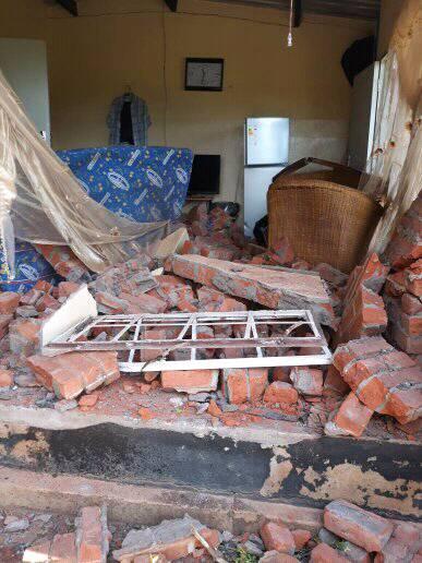 3 Tonner Driver Plunges into a Living Room in Area 18 (See Photos)