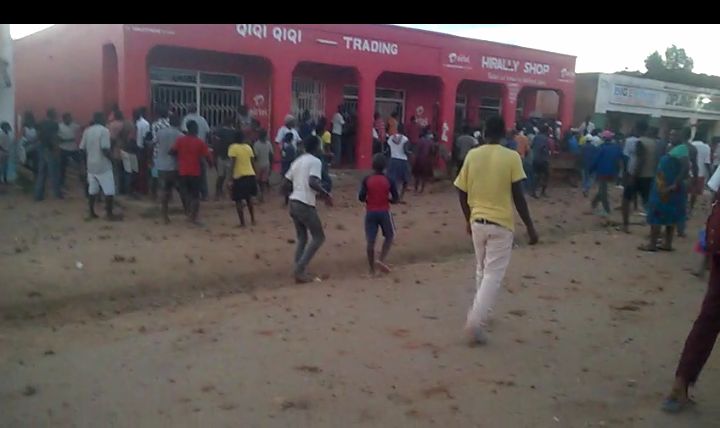 Angry mob vandalizes shops of Rwandese, Chinese nationals in Bolero, Rumphi