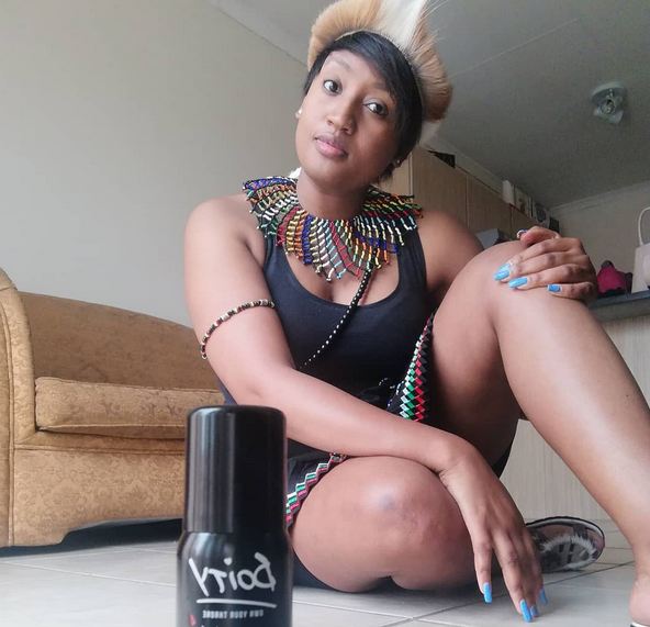 South African ladies show off their boobs, curves and stunning