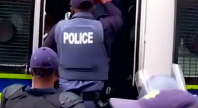 South Africa – Police use  grenades to Split Cape Town protesters