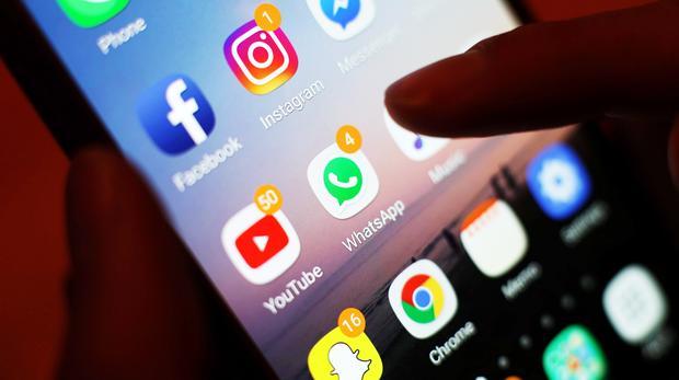 Users frustrated as Facebook, Instagram, WhatsApp crash