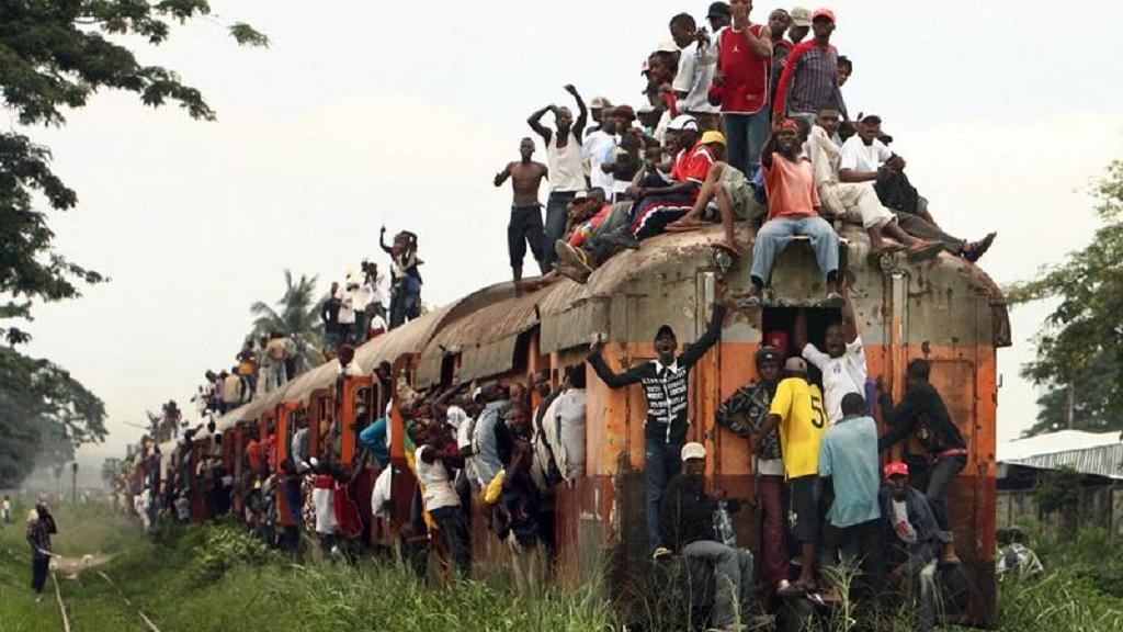 32 killed as train derails in DRC