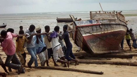 Police rescued 8 fishermen after 18 days in Water