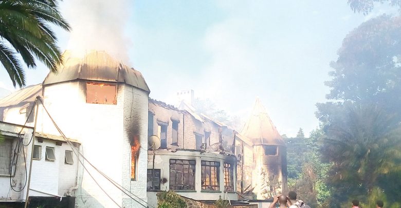 FIERCE FIRE GUTS DOWN HOTEL MASONGOLA BUILDING