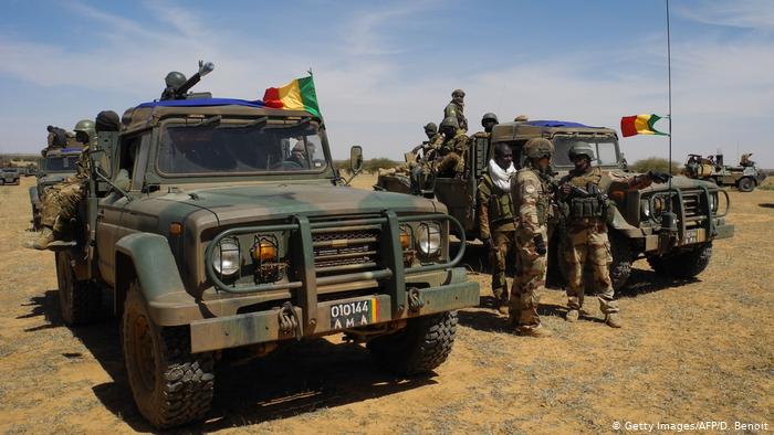 Mali coup leaders order borders to be reopened