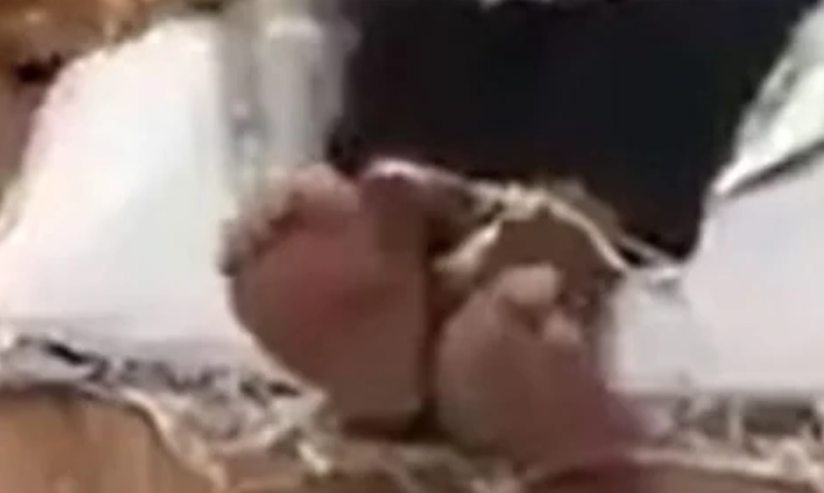 Saudi Women Captured Mercilessly Flogging Foreign Woman for Praying