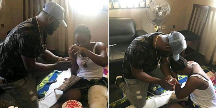 Man Proposes To His Girlfriend On Her Sick Bed in Nigeria[Photos]
