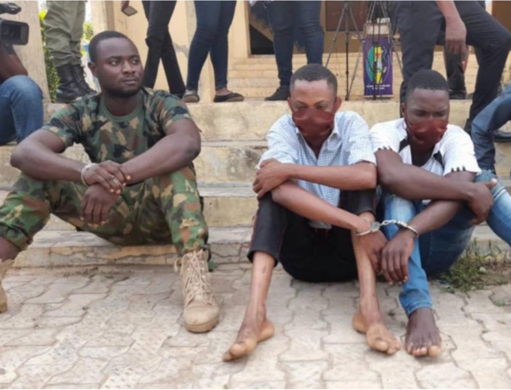 SOLDIER AND POLICE RECRUIT ARRESTED FOR STEALING AN ITEL PHONE, 30 LITERS OF COOKING OIL, MONEY