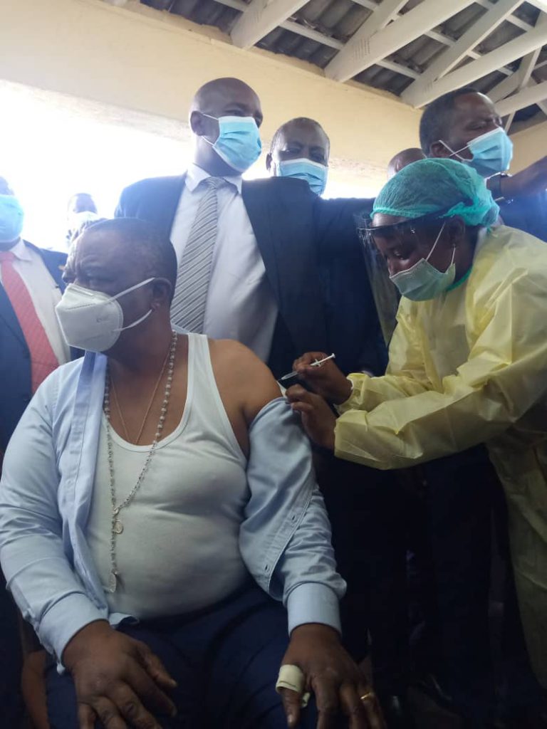 Zimbabwe’s VP Constantino Chiwenga gets first COVID-19 vaccine