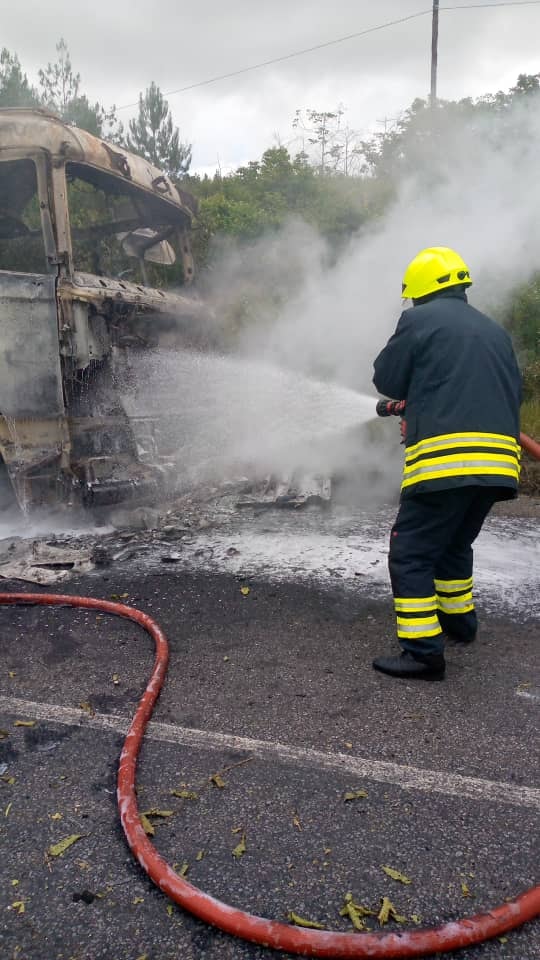 Truck carrying fizzy drinks catches fire in Mzuzu