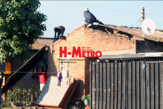 Drama As Landlady Remove Doors, Roof of Tenant’s House Over Rentals