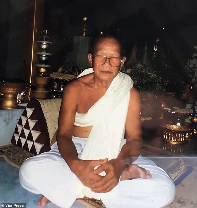 Buddhist monk chops off his own head as an offering to Buddha to reincarnate him as a ‘higher spiritual being’