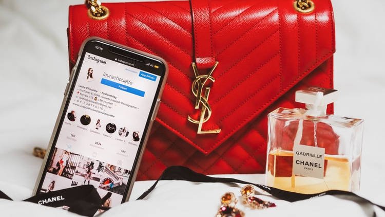 China’s Rich Paying Big Money on Learning How to Recognize Fake Luxury Goods