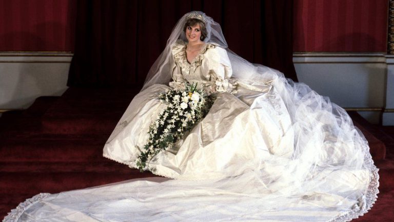 Princess Diana’s wedding dress going on display