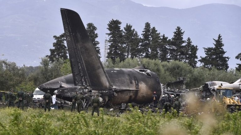 50 killed in Philippine military plane crash (Photos)