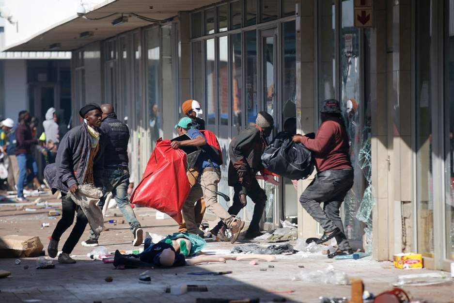 SOUTH AFRICA: About 200 suspected looters due to appear in Joburg court on Tuesday