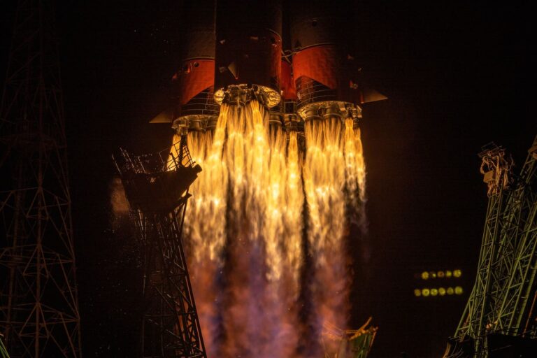 Russian rocket launches 34 new UK satellites