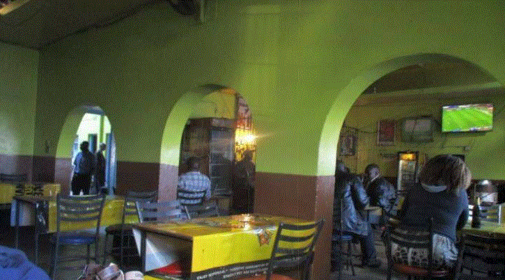 Horny woman runs after men in pub after her boyfriend put s*x pill in her drink as punishment