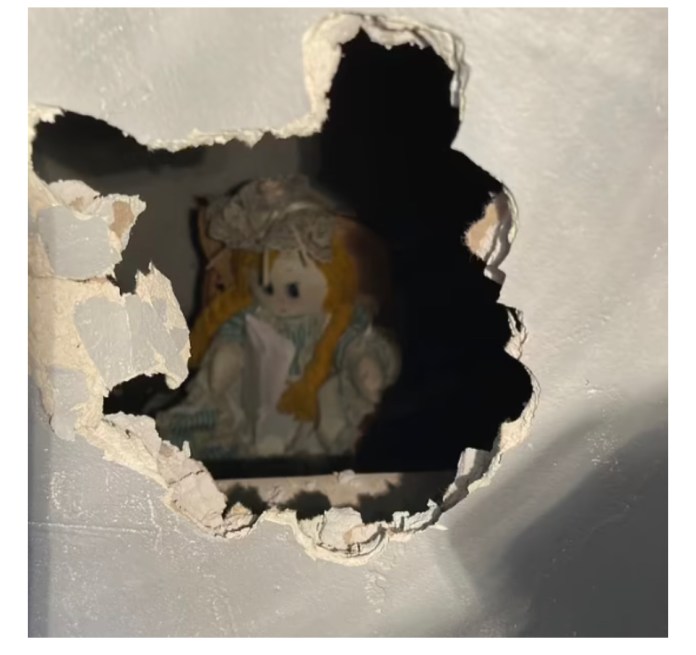 Man Discovers Terrifying doll inside wall of his new home with creepy note saying it killed the former occupants of the house
