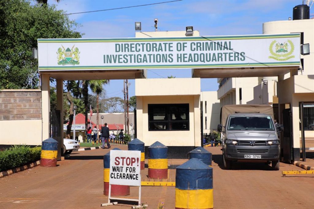 Man arrested for attempting to shoot wife’s lover after he caught them having s3x in a car