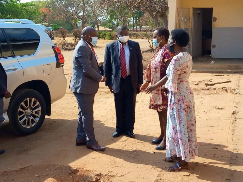 Minister suspends KU municipal councils land lease applications