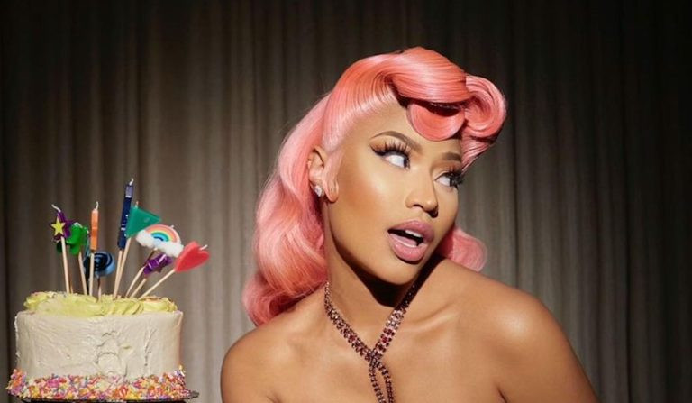 Nicki Minaj Flashes Bare Butt in Fully Nude Birthday Photos [Photos]