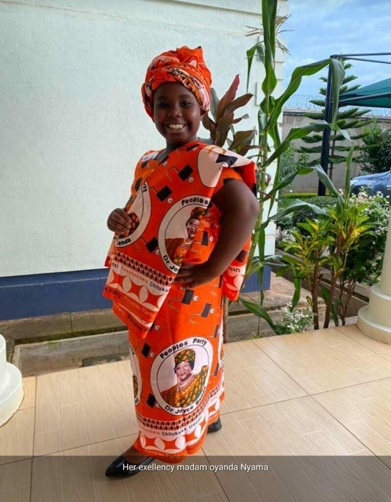 Joyce Banda hunting for a girl mimicking her dressing