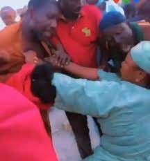 Watch| Drama As Nigerian lady disrupts her husband’s wedding ceremony to his second wife