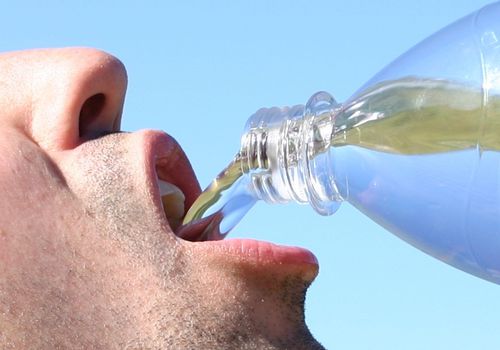 14 Signs That Show You Don’t Drink Enough Water