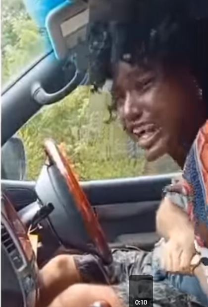 “You infected me with HIV, you are not going anywhere” – Lady cries after the blesser who infected her with HIV dumps her (Watch)