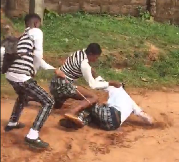 Female Student Caught On Camera Beating A Male Student After He Said She Is ‘Ugly’ (Watch Video)