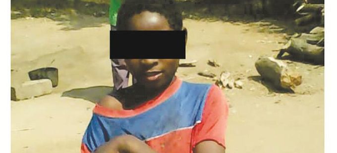 Meet The Boy Who Caught His Mother In Bush S3x Romp