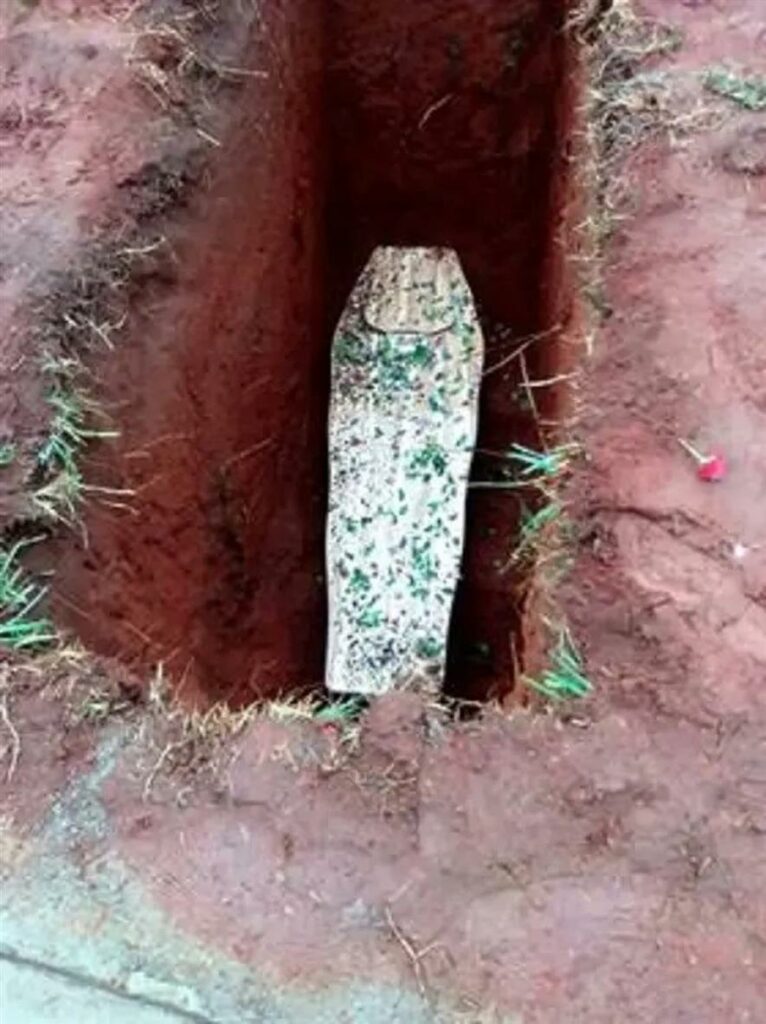 Drama and chaos as man resurface a week after his death