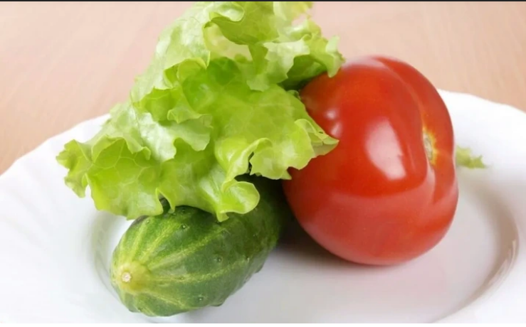 Avoid eating Tomatoes and Cucumber together, It may cause harm to your health