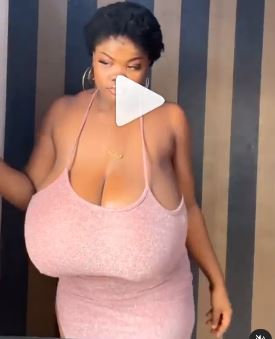 Lady Flaunts Her Heavy Milk Industry On The Internet (Watch Video)