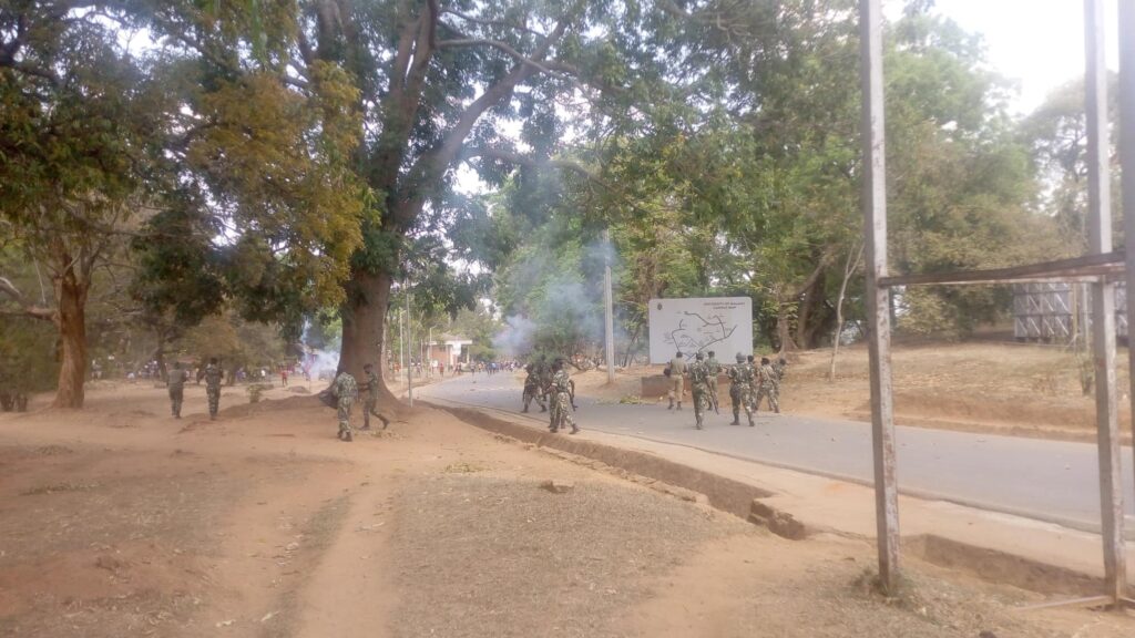 Police Fires Teargas To UNIMA Students Demonstrating In Zomba