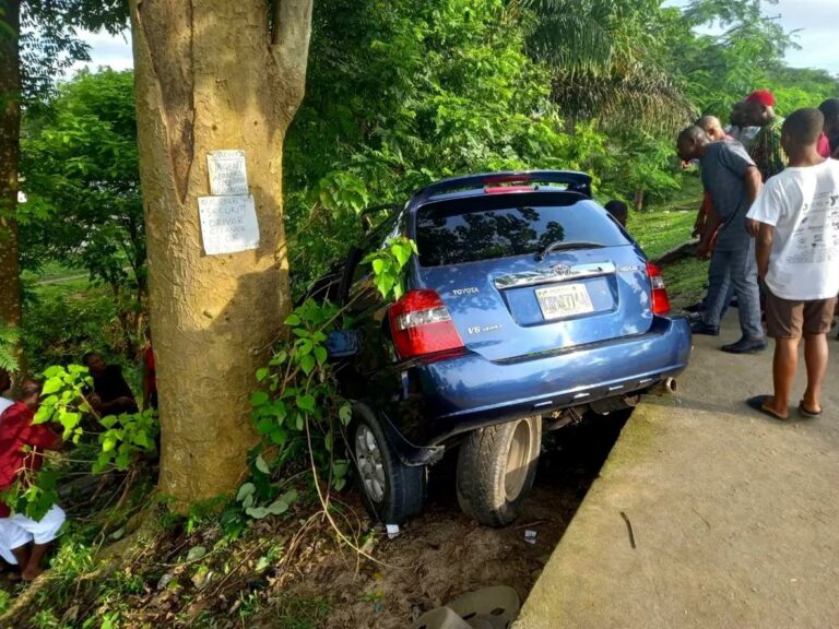 Watch|| Woman Car Crashes After Chasing Her Husband And Sidechick, Dies On The Spot