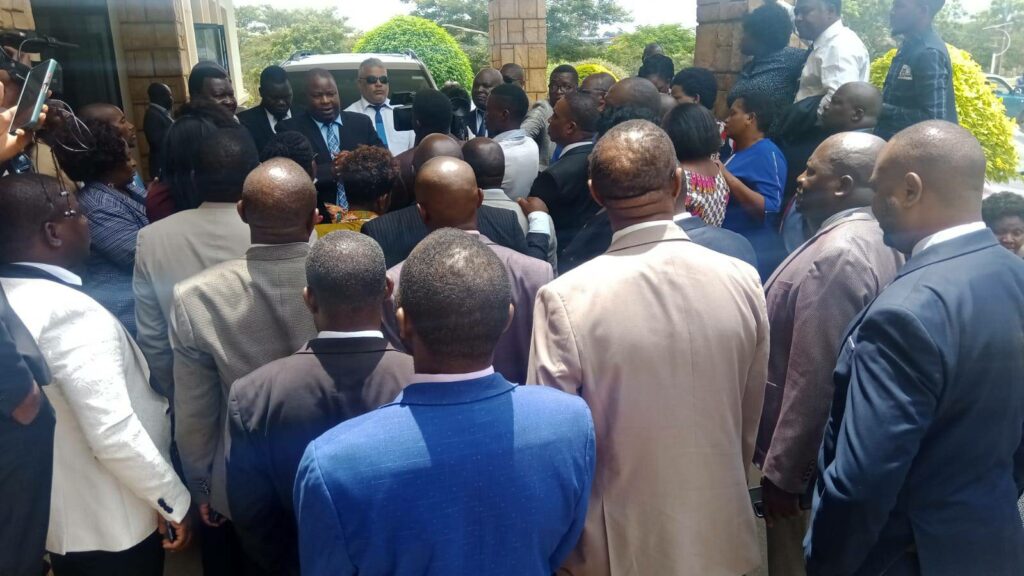 Opposition MPs storm Chizuma’s house in Lilongwe