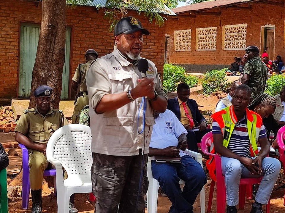 Chilima donates K3 million to Chilobwe local rescue team